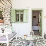 Isabella Naousa (Paros)