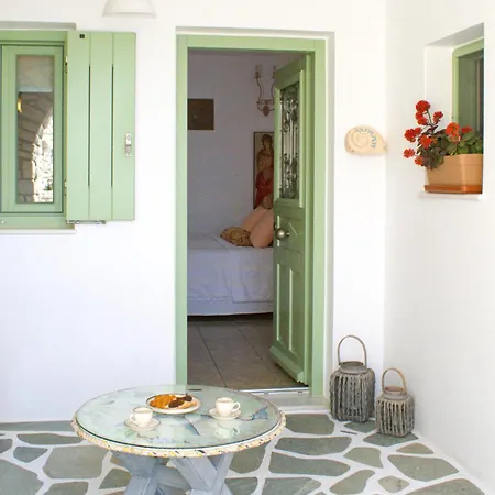 Apartment Isabella Naousa (Paros)