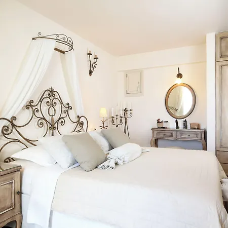 Isabella Apartment Naousa (Paros)