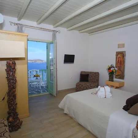 Isabella * Naousa (Paros)