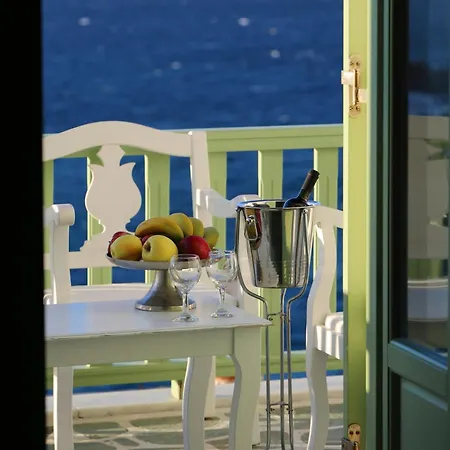 Isabella Naousa (Paros)