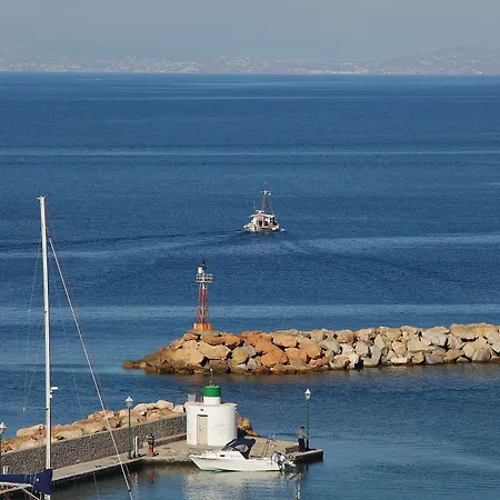 Isabella Naousa (Paros)