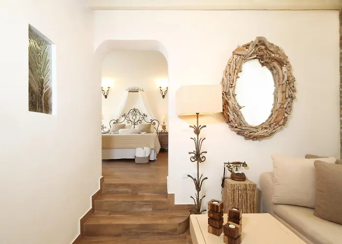 Isabella * Naousa (Paros)